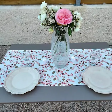 Au Petit Beaune (Cote d'Or)