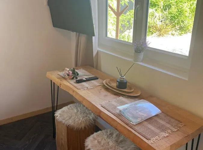 Au Petit Beaune (Cote d'Or)